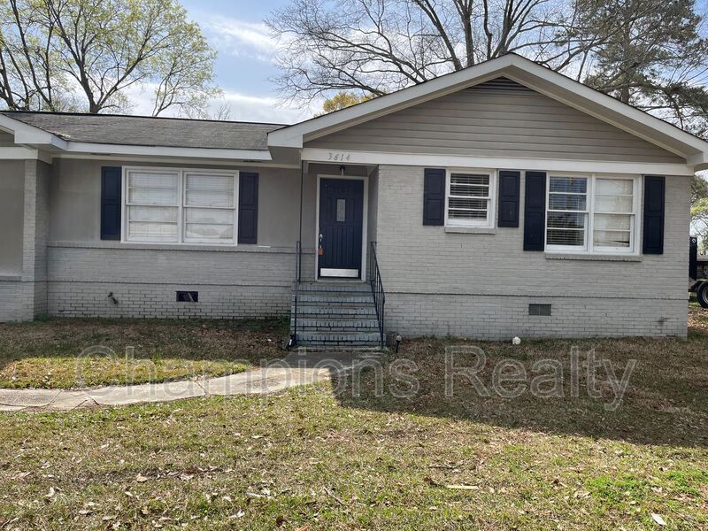 Columbus House: 3614 Vivian Lane