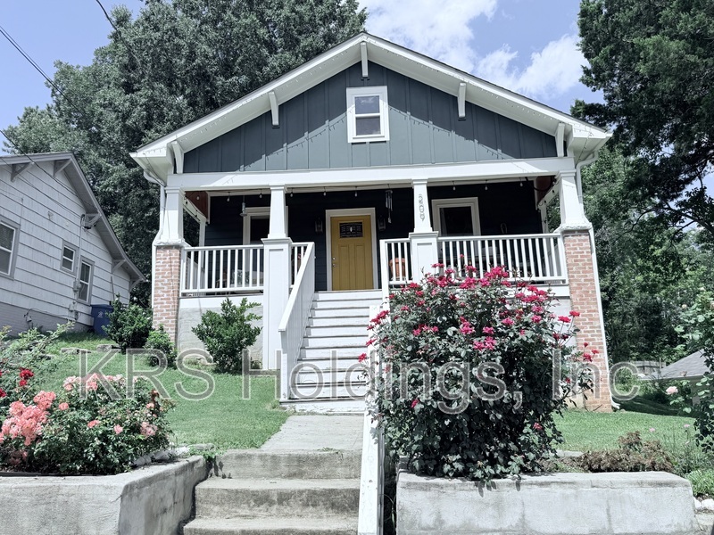 Durham House: 209 Moline Street