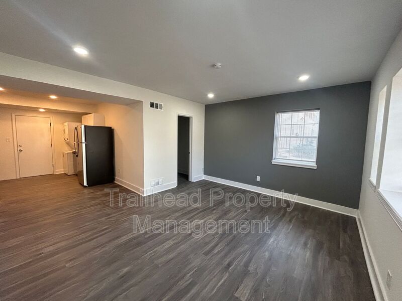 Kansas City House: 6409 Brookside Rd