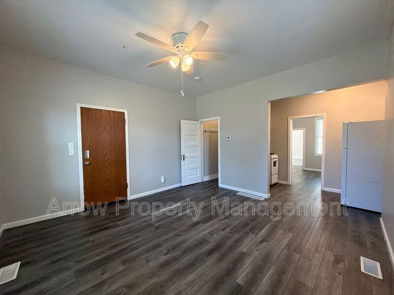 Lincoln Condo: 1400 Garfield- B