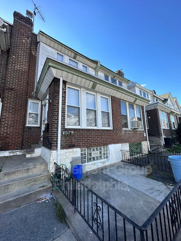 Philadelphia House: 104 W Spencer Ave
