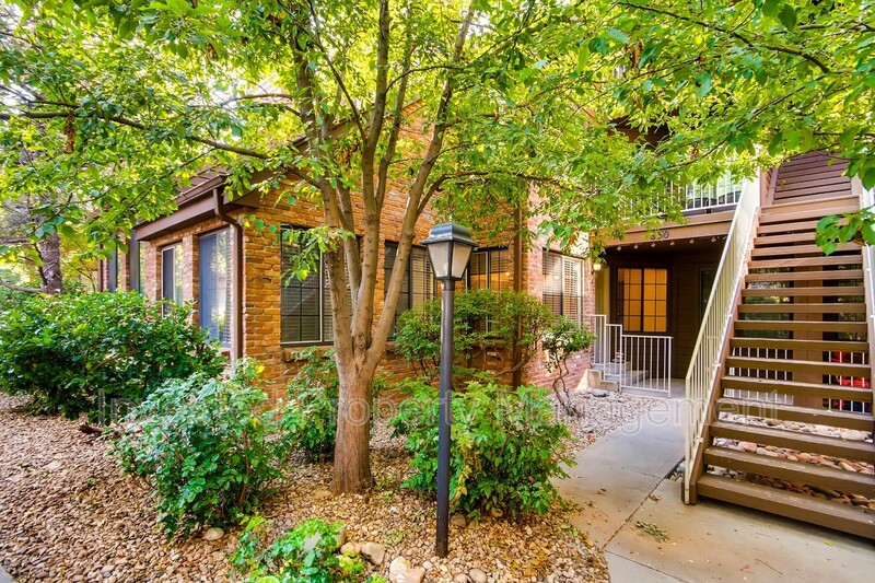 Lakewood Condo: 830 S Vance St