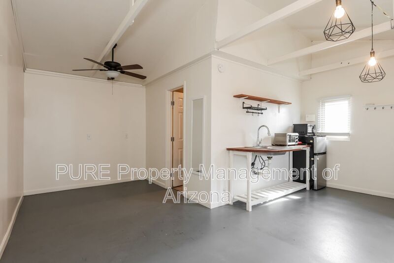 Phoenix Condo: 2925 N 15th Dr