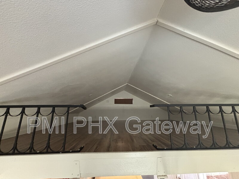 Florence House: 149 1/2 E. Butte Avenue