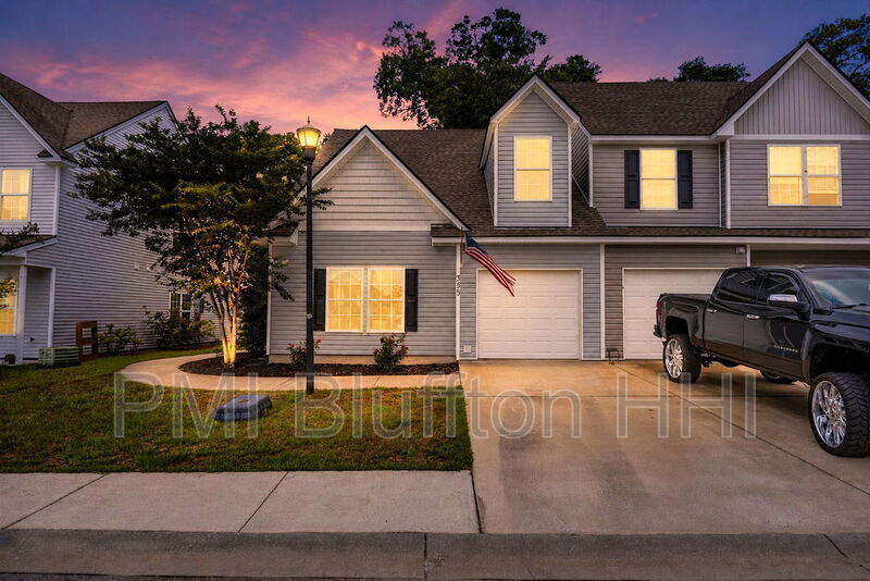 Beaufort Townhome: 355 Dante Circle