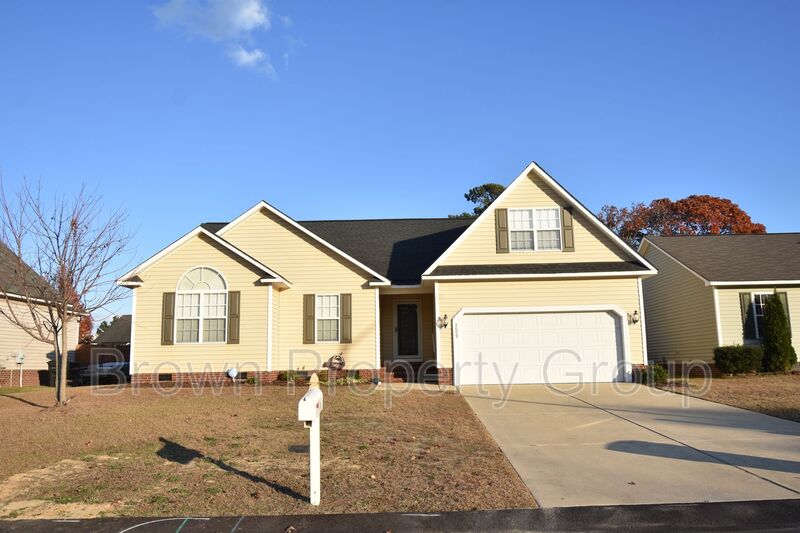 Fayetteville House: 5609 Thackeray Dr