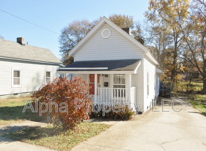 Fountain Inn House: 111 4th Street