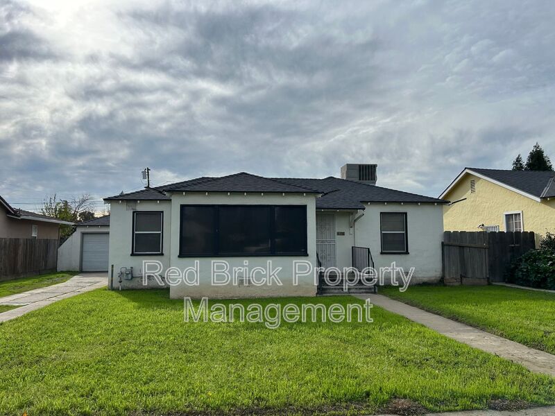 Merced House: 606 E. 22nd St.