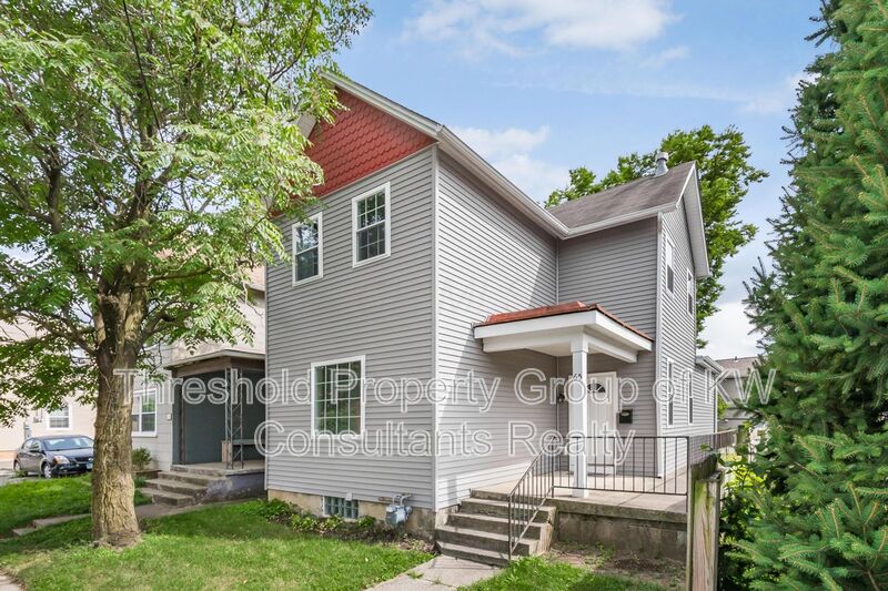 Columbus House: 65 E 7th Avenue