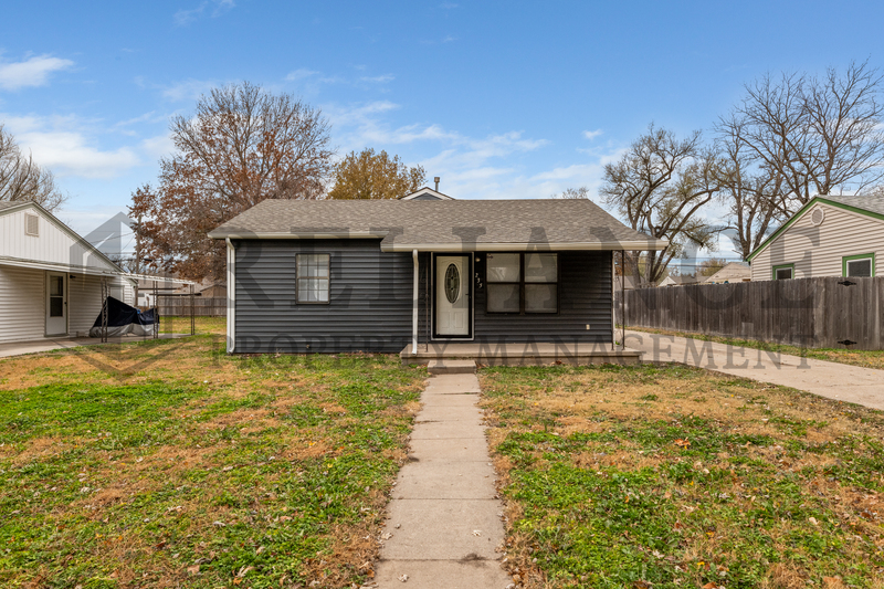 Haysville House: 235 Trout Avenue