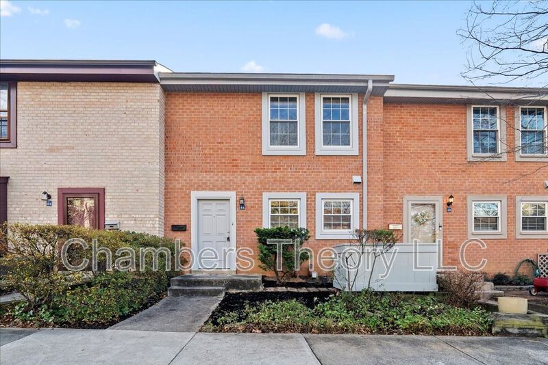 Reston House: 2146 Golf Course Dr