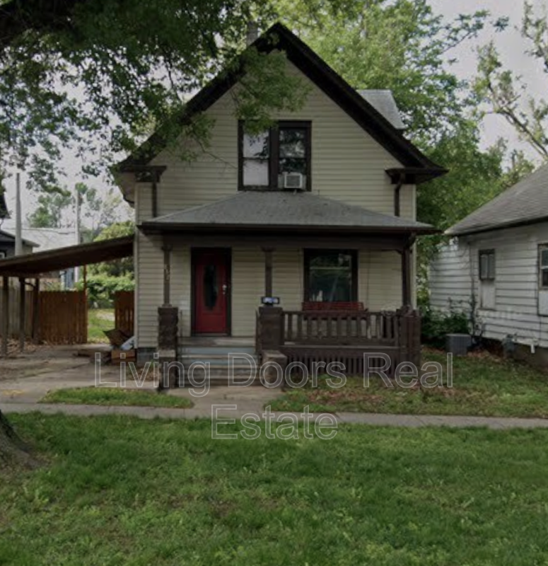 Lincoln House: 837 Peach St.