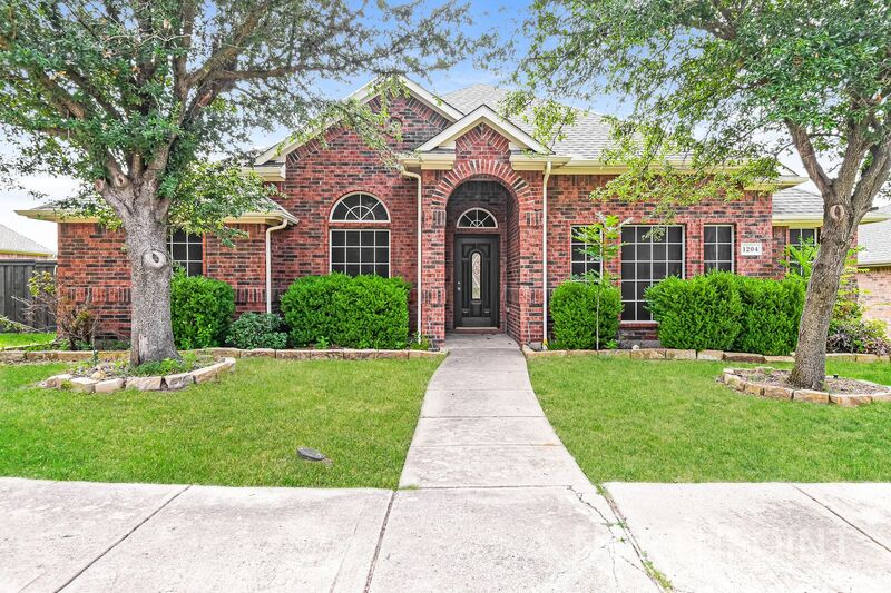 Royse City House: 1204 Lost Valley Dr