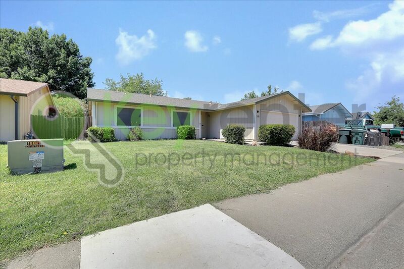 Rio Linda House: 245 Withington Avenue