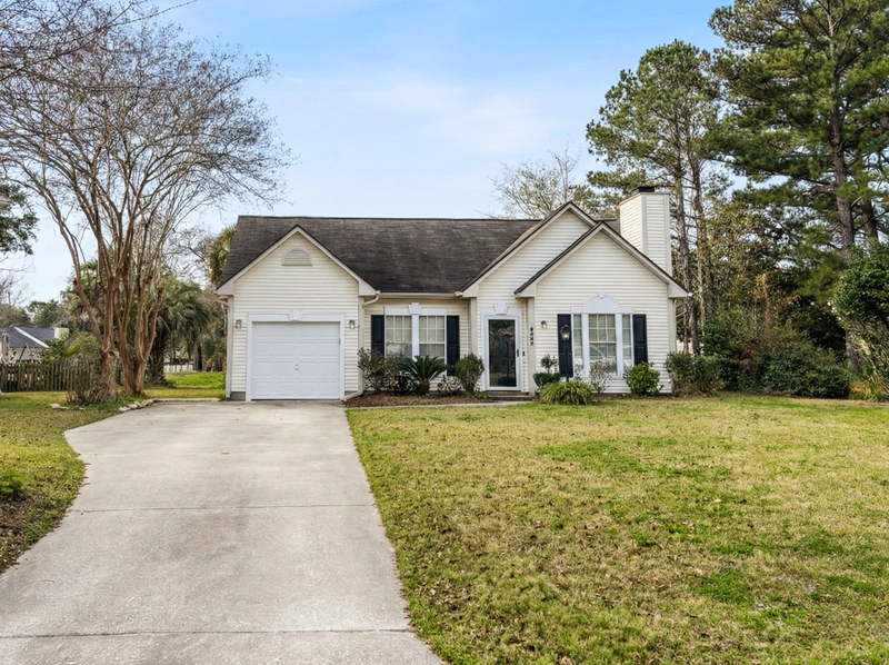 Mt. Pleasant House: 455 S Piazza Court