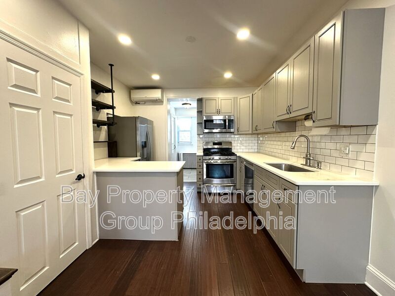 Philadelphia Townhome: 1320 Crease St