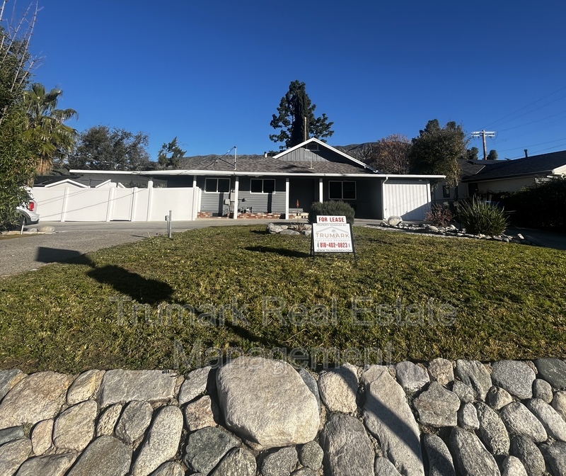 Sunland House: 8409 Wentworth Street