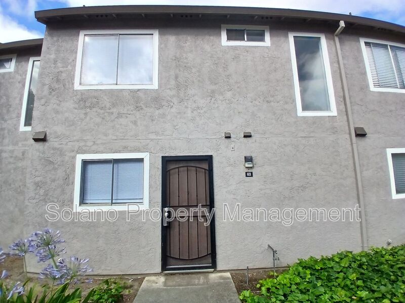 Fairfield Condo: 1940 Grande Cir.