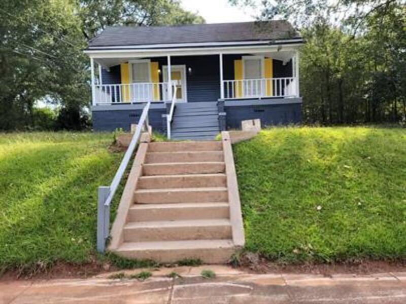 LaGrange House: 905 Murphy Avenue