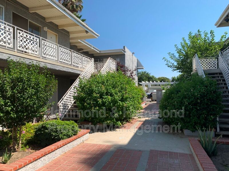 Simi Valley Condo: 911 Ventura Ave.