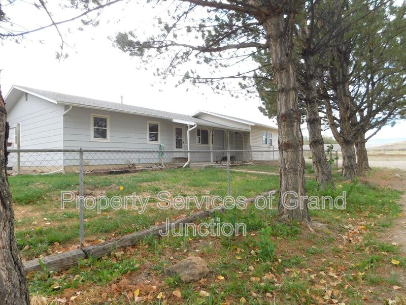 Loma House: 1527 M 1/8 Road