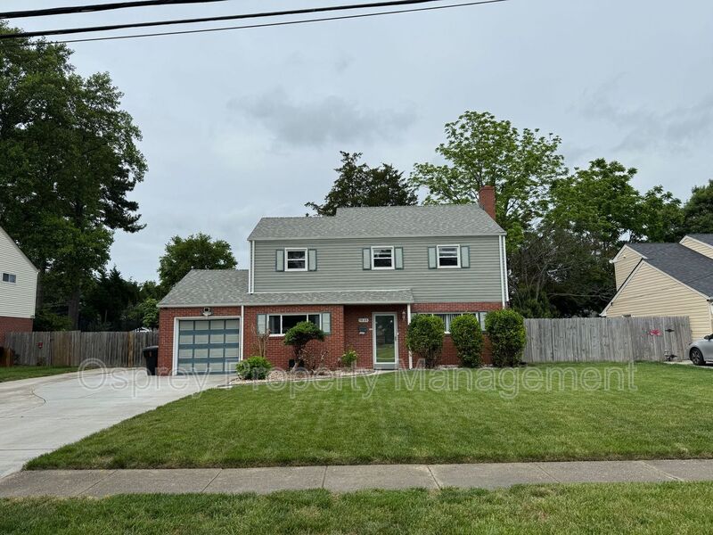 Welcome to this beautiful Single Family Home!  - Photo 1