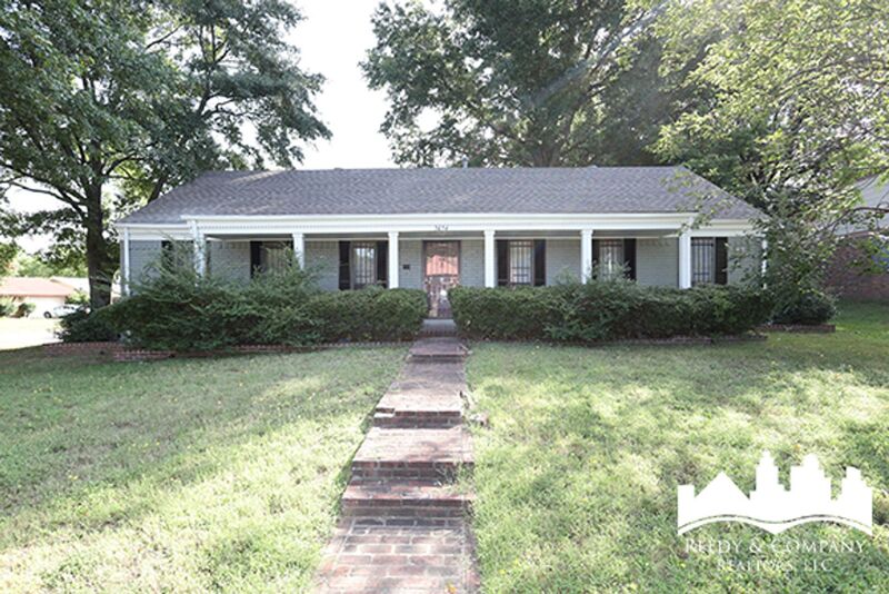 Memphis House: 3054 Pine Allee Cv