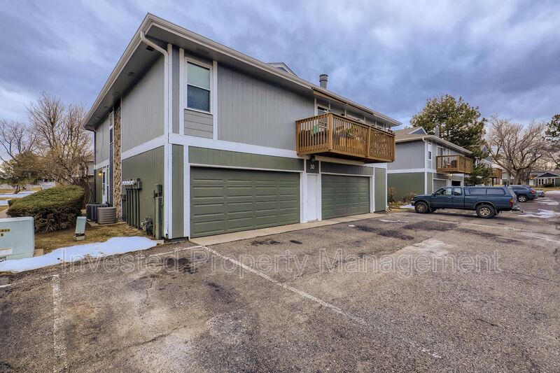 Aurora Townhome: 9901 E Evans Ave