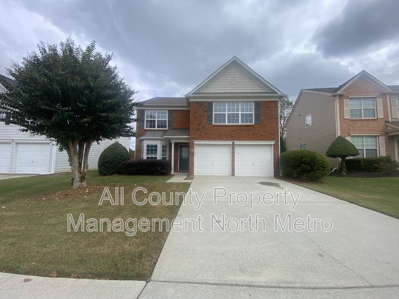 Suwanee House: 9155 Friarbridge Drive