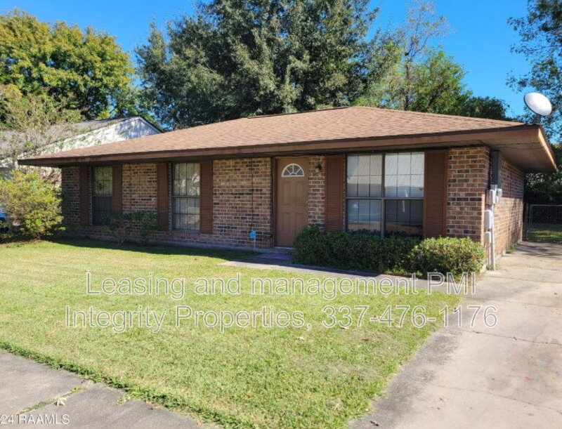 Lafayette House: 207 Case Lane