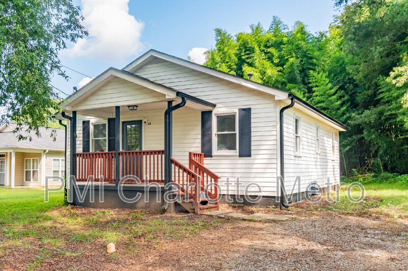 Bessemer City House: 814 West Georgia Avenue