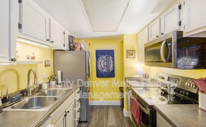 Denver Condo: 4400 S Quebec St. Building M