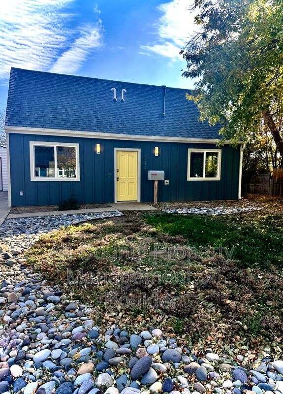 Lafayette House: 712 S Roosevelt Ave