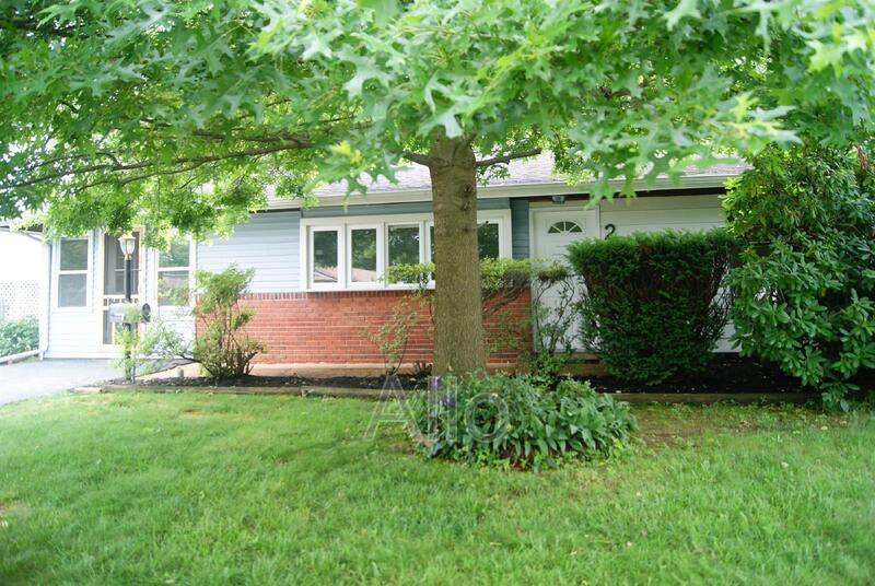 Newark House: 25 Martindale Dr