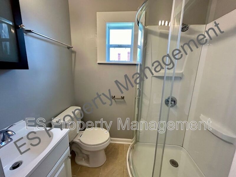 Newly renovated 3 bedroom 2 full bath home just north of Downtown Indy! - Photo 18