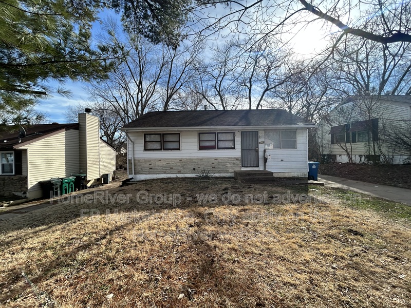 Saint Louis House: 420 Caithness Rd