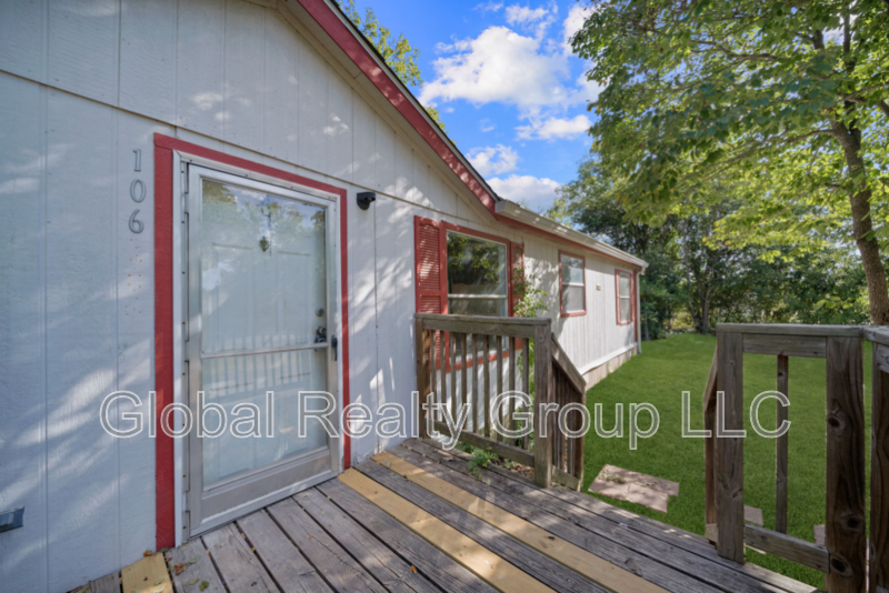 Cibolo House: 106 Haeckerville Rd