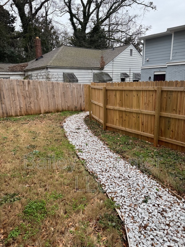 Atlanta House: 1328 B Blvd Lorraine SW