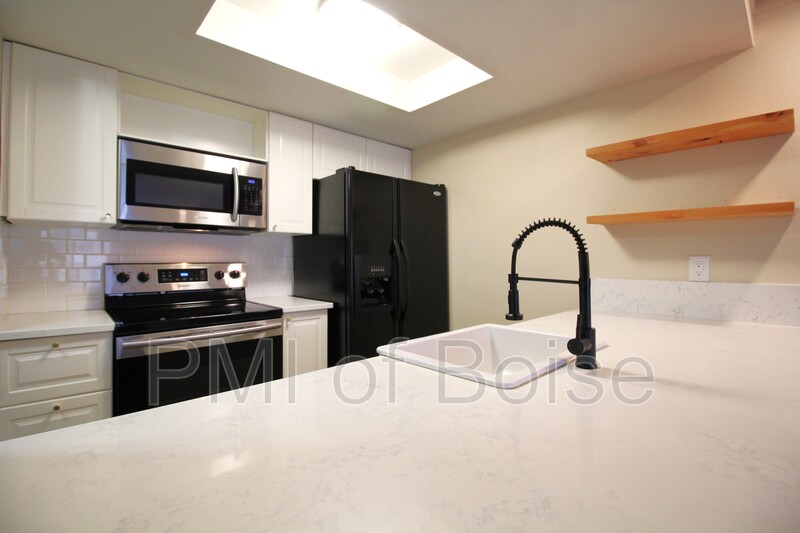 Boise Townhome: 6236 W Coach Royale Ln