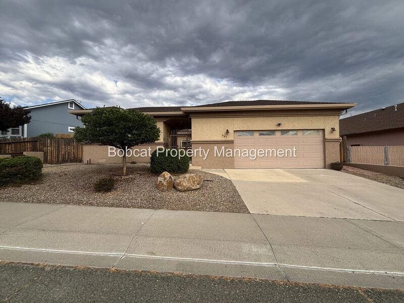 Carson City House: 963 Ranchview Cir