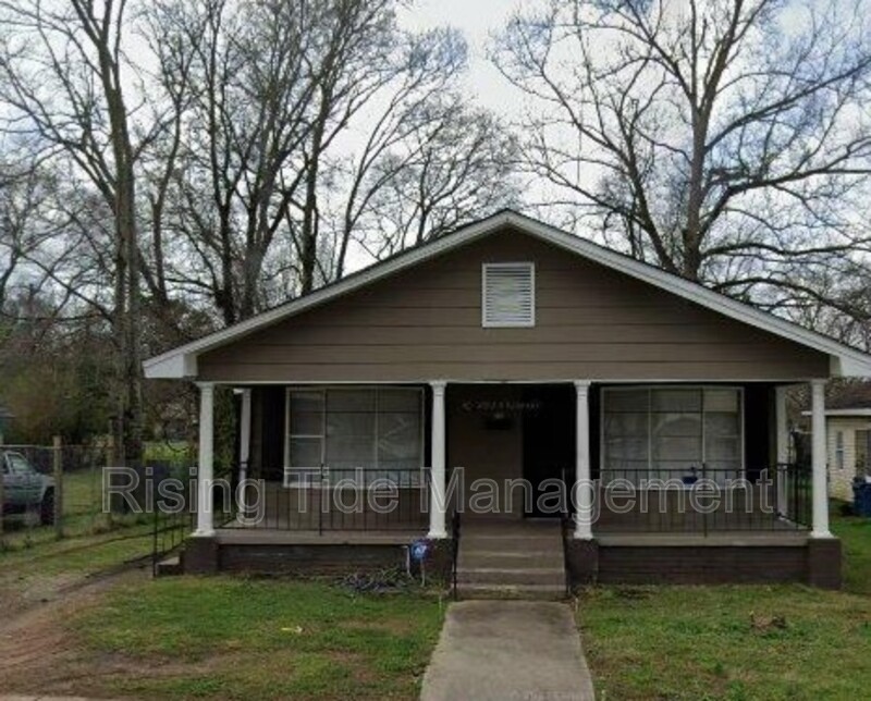 Tarrant House: 1317 Sloan Ave