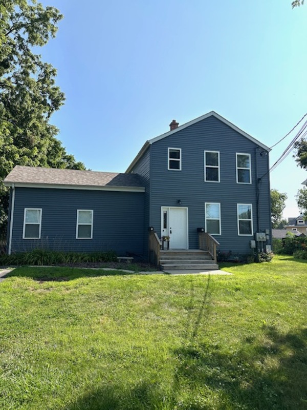 Woodstock Condo: 326 Railroad St