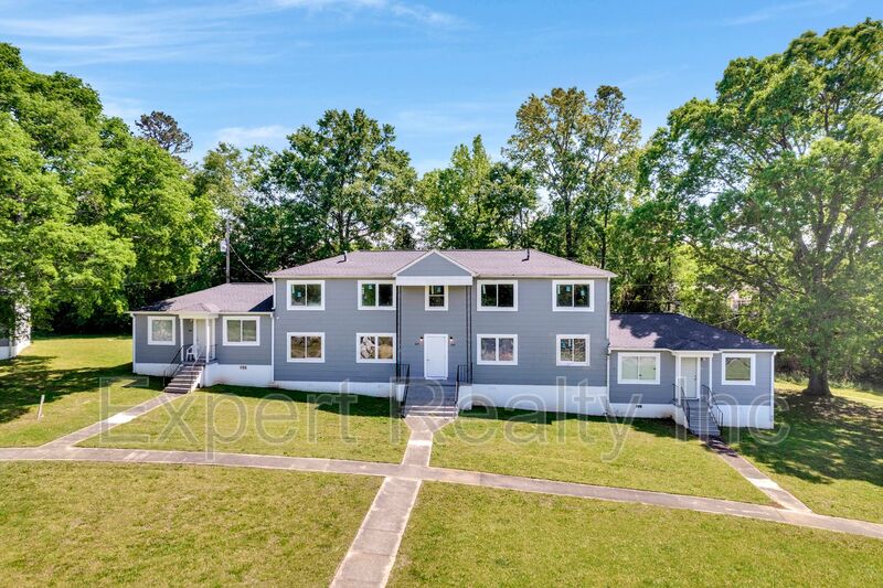 Birmingham House: 1045B 57th Street