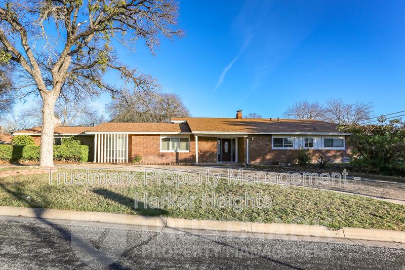 Harker Heights House: 101 Highland Oaks Drive