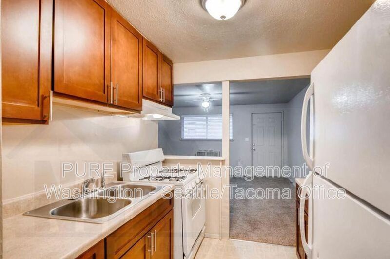 Lakewood House: 14510 Washington Ave SW