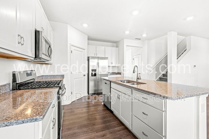 Greenwood House: 5778 Aleppo Ln