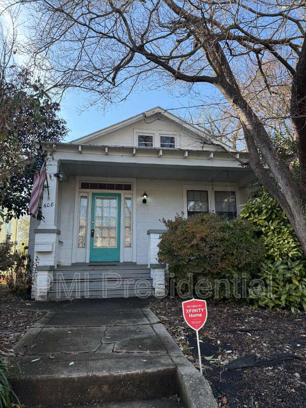 Richmond House: 608 W 19th St