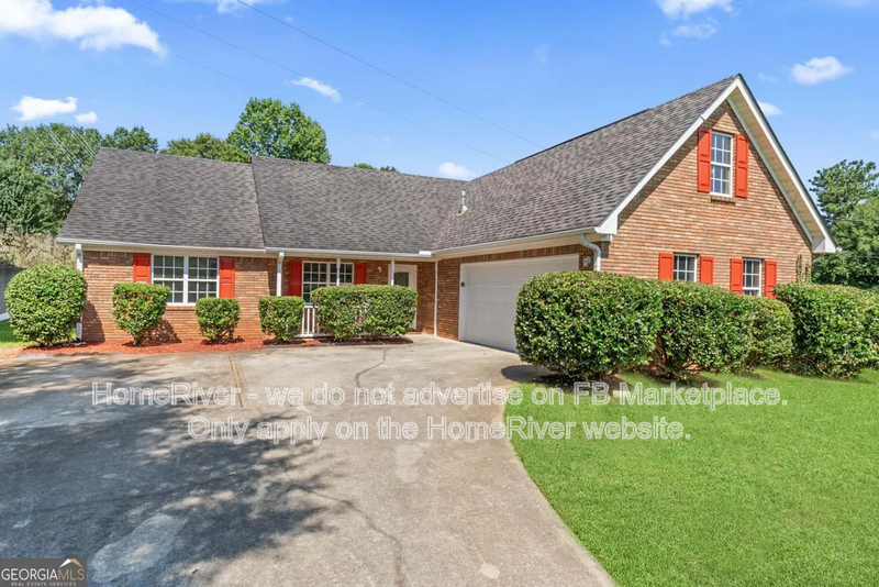 Hampton House: 217 Crystal Ct