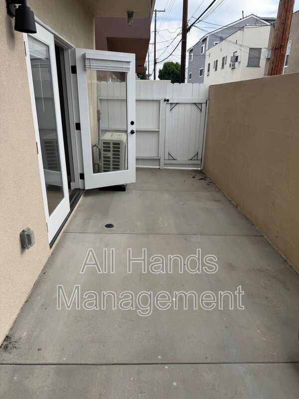 Long Beach Condo: 2828 East Mariquita Street