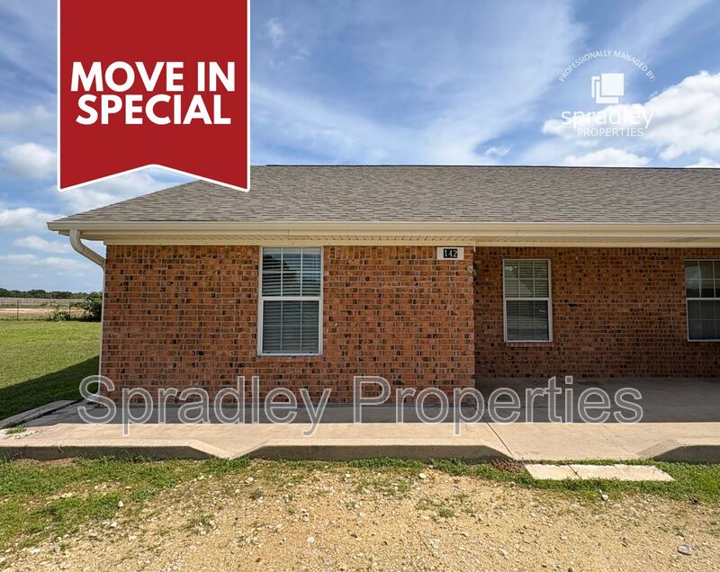 Salado Townhome: 142 Lacey Lou Ln.